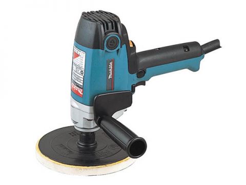 Полировальная машина MAKITA PV 7000 C в кор. (900 Вт, 2000 об/мин, 180 мм, регул. об., плавный пуск) Полировальная машина MAKITA PV 7000 C в кор. (900 Вт, 2000 об/мин, 180 мм, регул. об., плавный пуск)